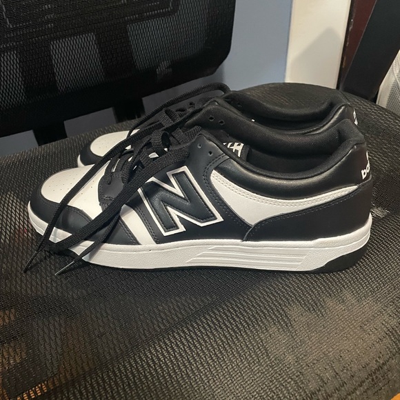 New Balance 480 Men's Black and White Sneakers - Picture 4 of 11